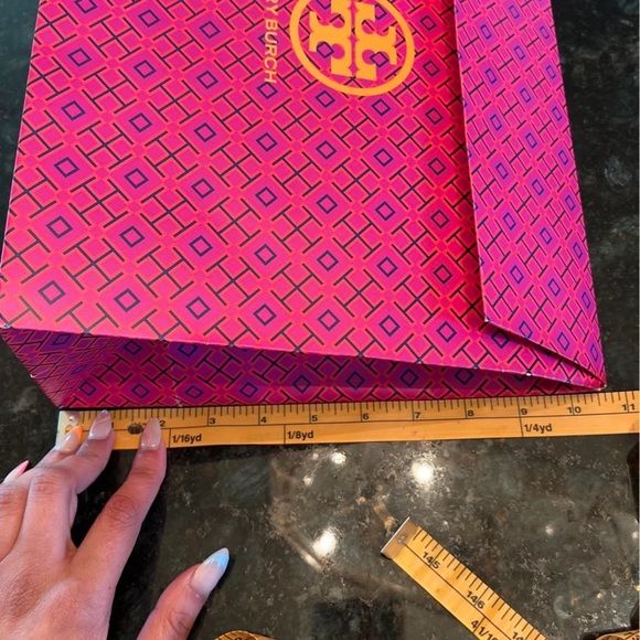 Tory Burch Pink Gift Bag - Picture 7 of 7